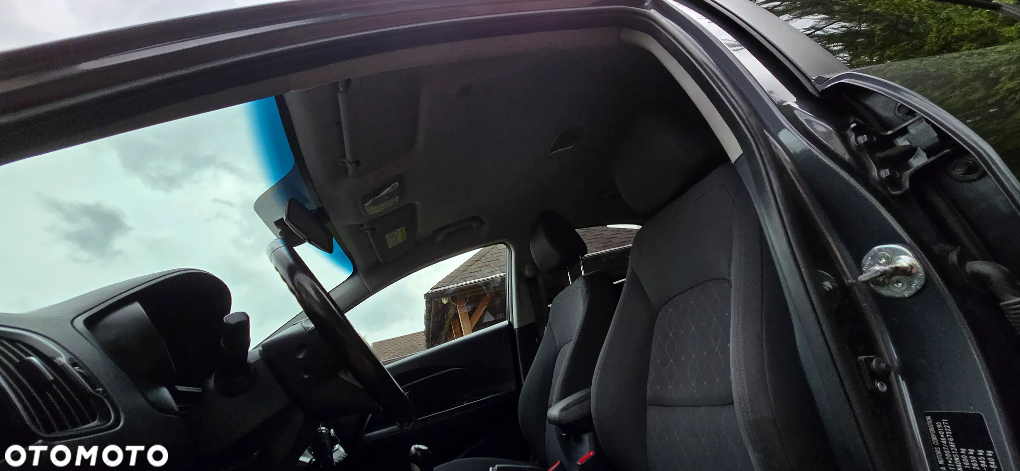 Kia Rio 1.4 XL Business Line - 34