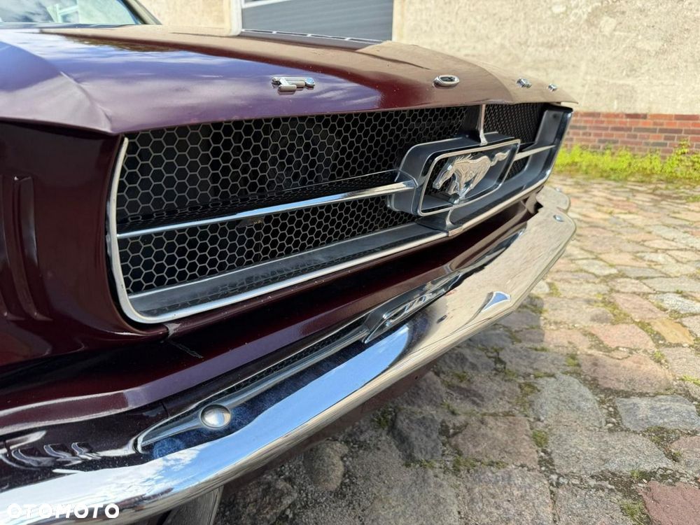 Ford Mustang - 8