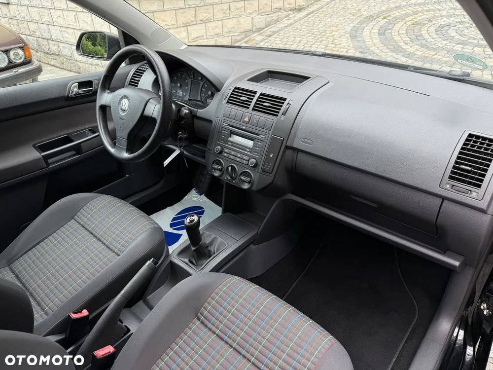 Volkswagen Polo 1.4 16V Trendline - 13