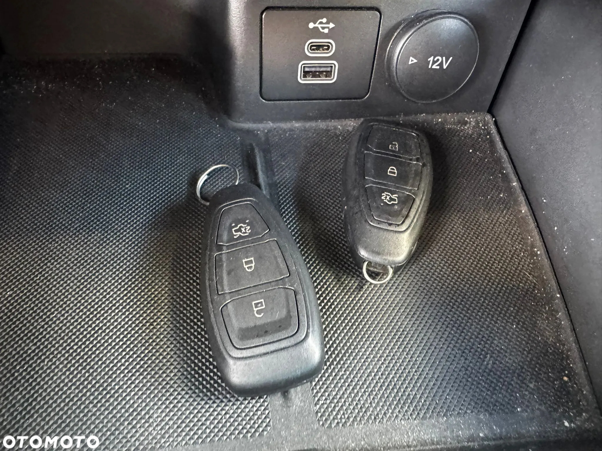 Ford Focus Turnier 1.0 EcoBoost Start-Stopp-System TITANIUM - 20