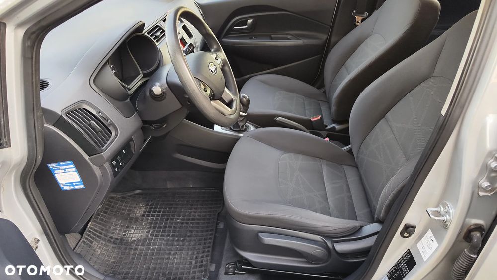 Kia Rio 1.4 Edition 7 - 17