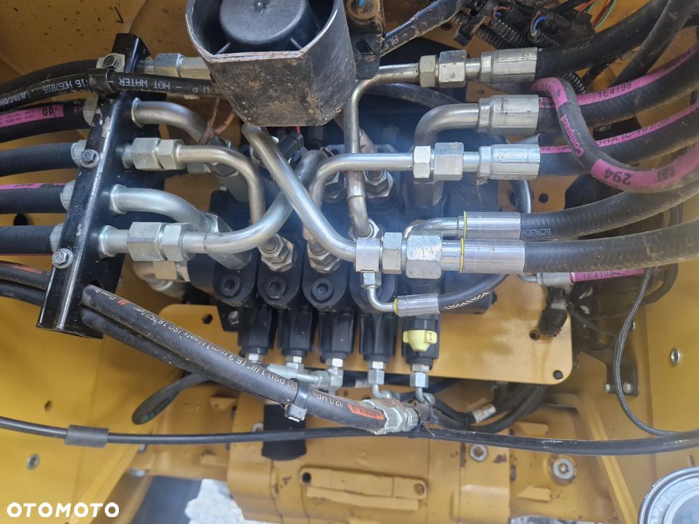 Caterpillar 432F2 - 21