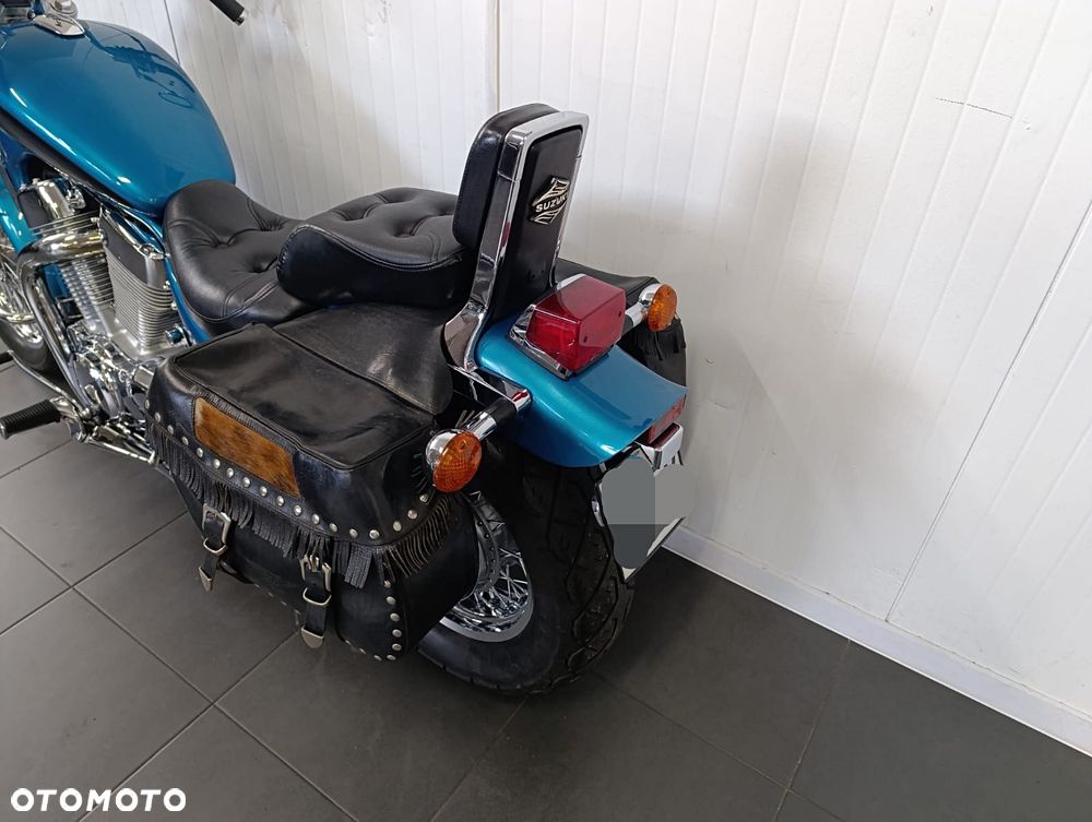 Suzuki Intruder - 13