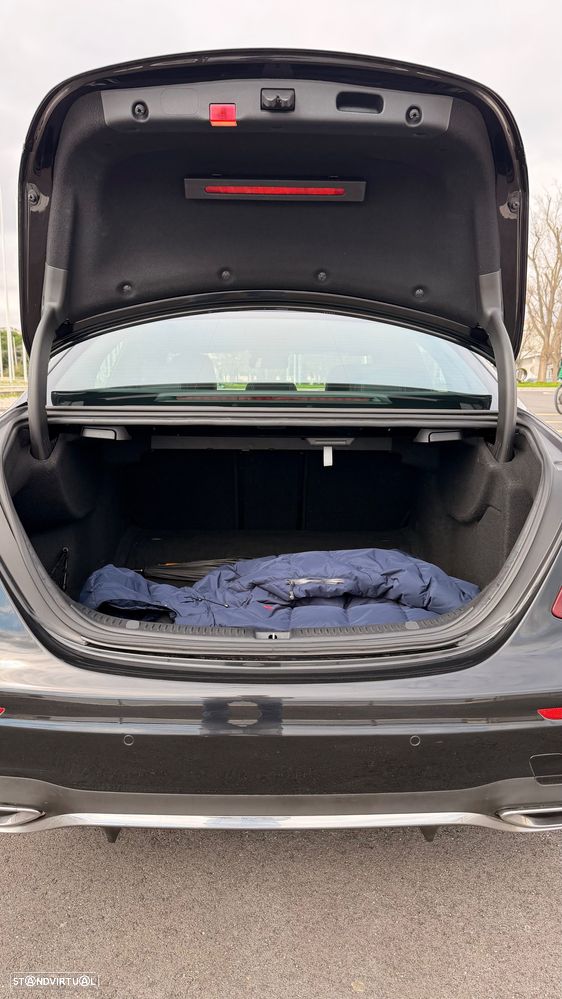 Mercedes-Benz E 220 d AMG Line - 36