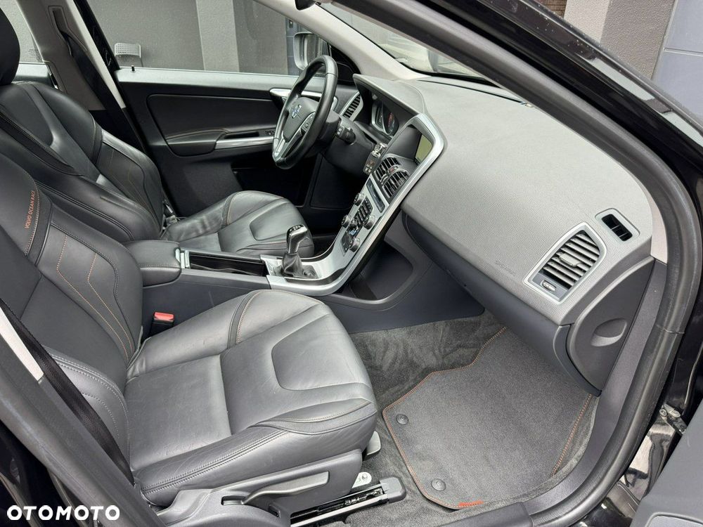 Volvo XC 60 D3 Drive-E Ocean Race - 19