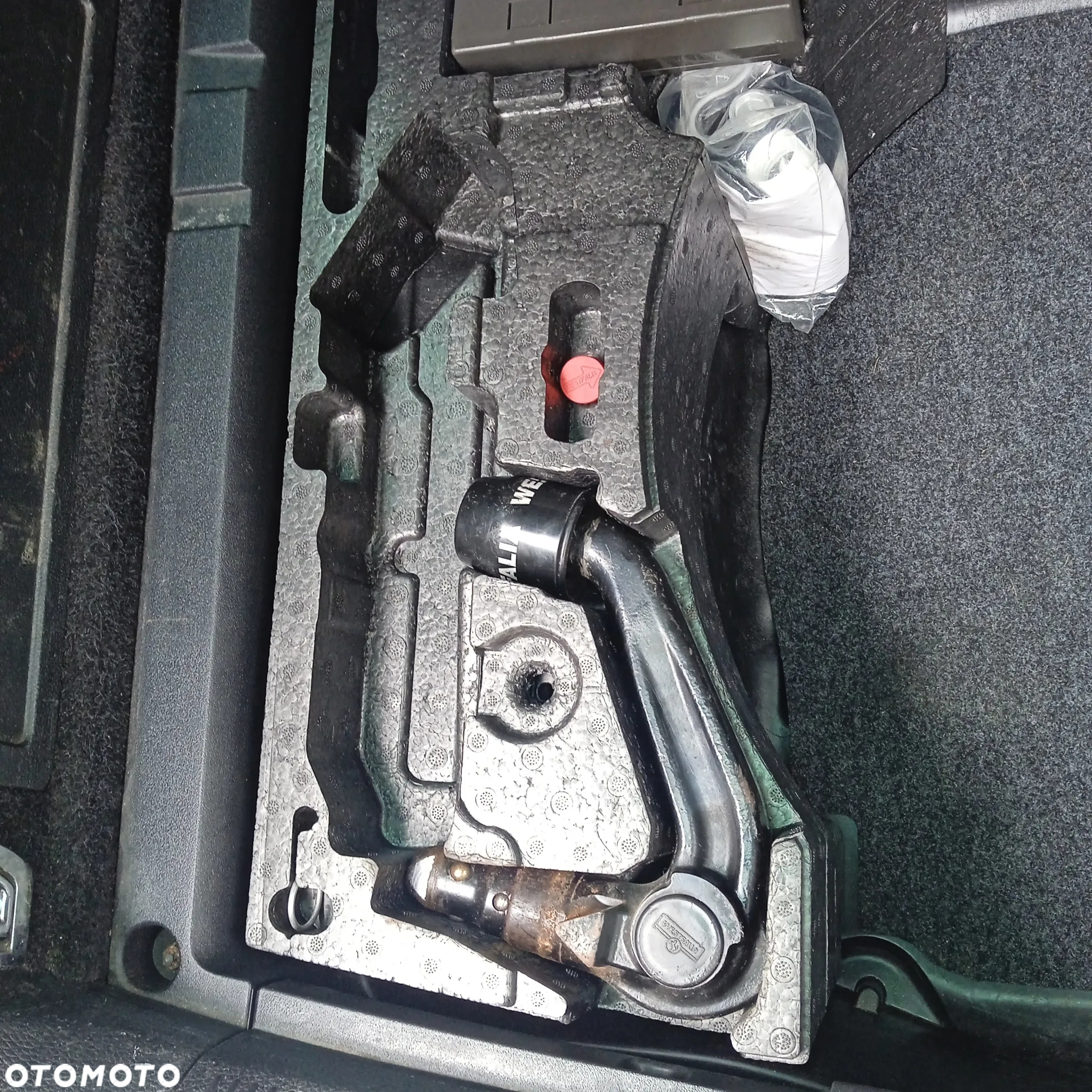Volkswagen Passat 1.6 TDI DPF BlueMot Comfortline - 25