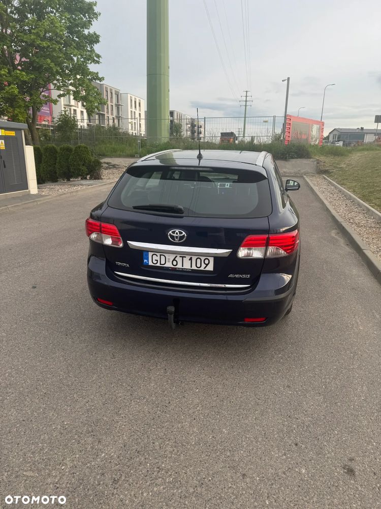 Toyota Avensis 1.8 Sol plus NAVI MS - 3