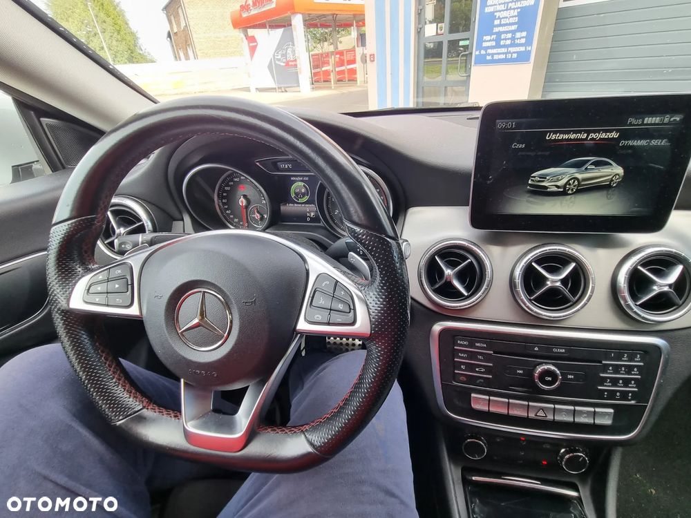 Mercedes-Benz CLA 200 AMG Line - 3