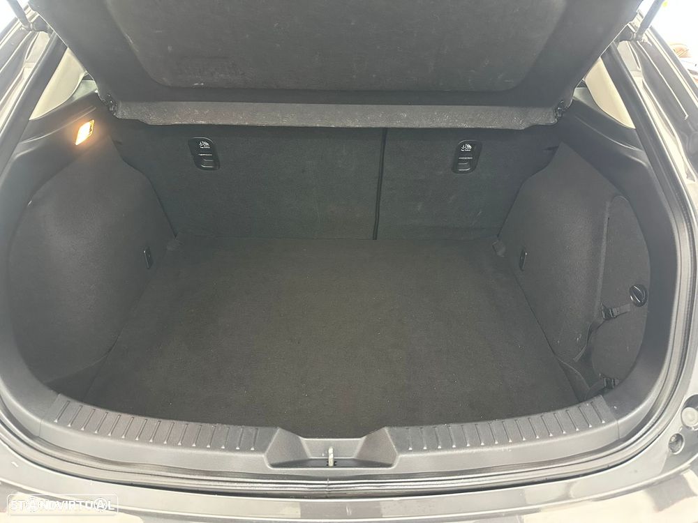 Mazda 3 Hatchback 1.5 Sky-D Excellence Navi - 26