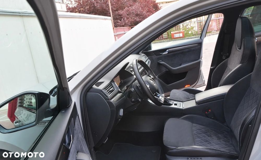Skoda Superb 2.0 TDI SCR 4x4 Sportline DSG - 3