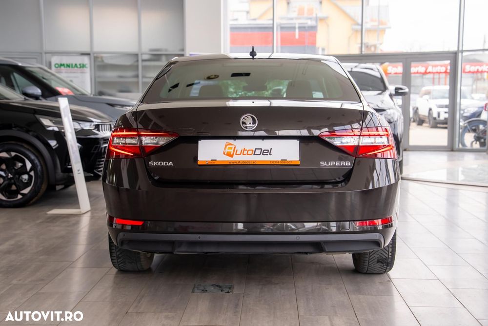 Skoda Superb 2.0 TDI DSG Active - 12