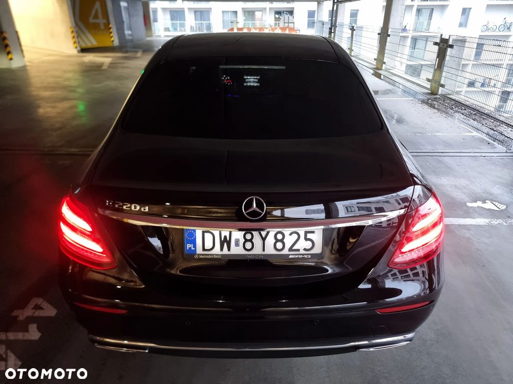 Mercedes-Benz Klasa E 220 d 9G-TRONIC - 23
