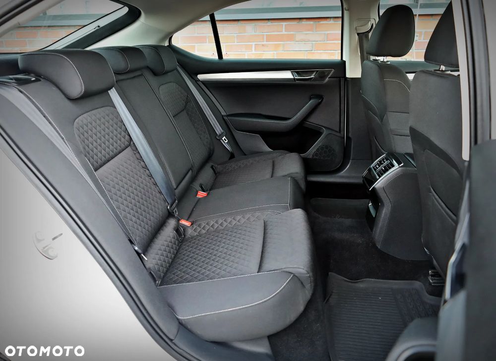 Skoda Superb 2.0 TDI SCR 4x4 Ambition DSG - 26