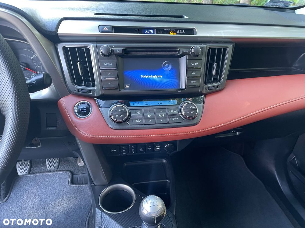 Toyota RAV4 2.0 D-4D Premium - 18