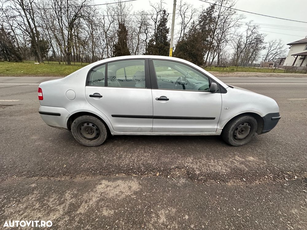 Volkswagen Polo - 2