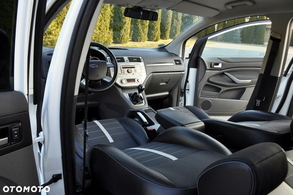 Ford Kuga - 27