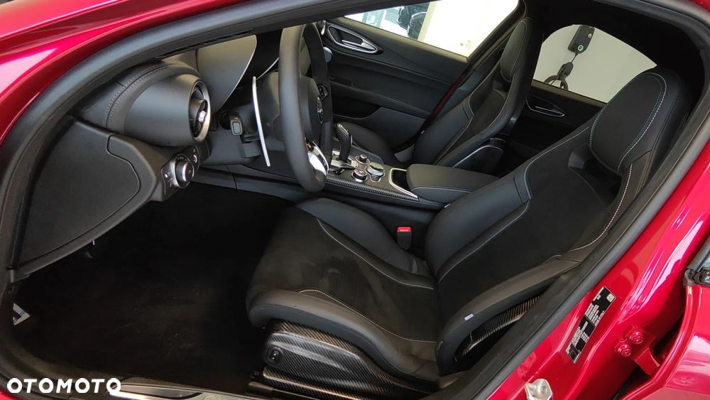 Alfa Romeo Giulia 2.9 Bi Turbo V6 Quadrifoglio - 16