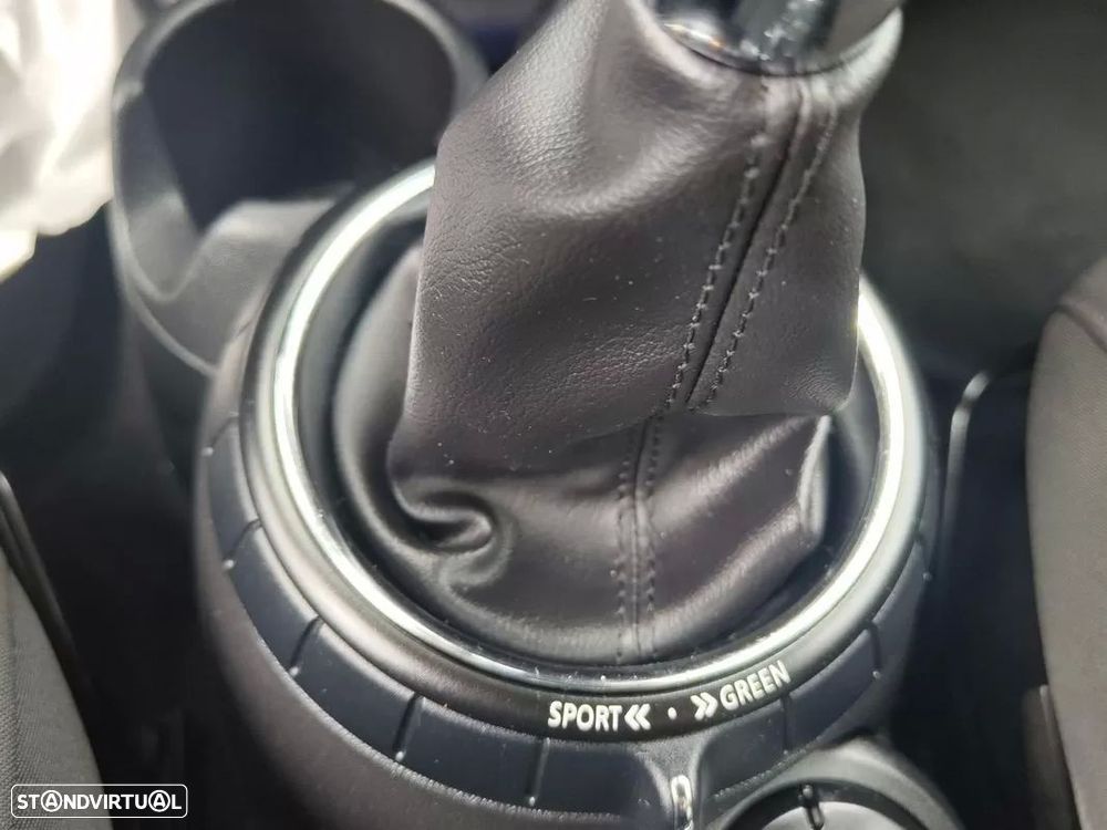 MINI 5 Portas Cooper D - 19