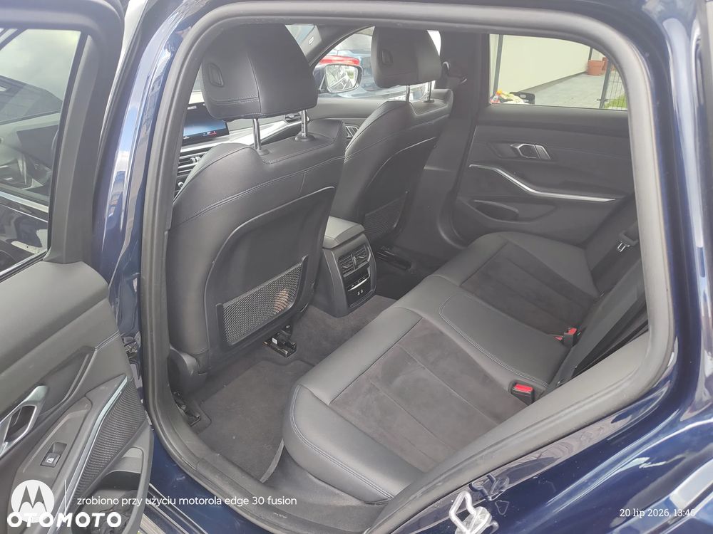 BMW Seria 3 320d xDrive - 13