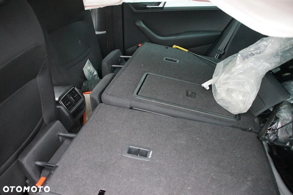Auto na części - Skoda Karoq 1.6 TDI 115 KM DGTE TKK LS9R 130 TYS. KM 2018R Silnik Skrzynia Drzwi Lusterko Klapa Lampa Szyba Felga Deska Kokpit Moduł Licznik Radio Fotel Zderzak Chłodnica Błotnik Zawieszenie Turbina Wtryski Intercooler Kompletne Części Rozbiórka - 18