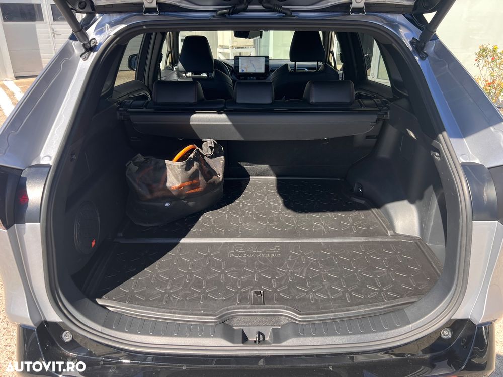 Toyota RAV4 2.5 PHEV VVT-iE 4x4 Style Bi-Tone - 11