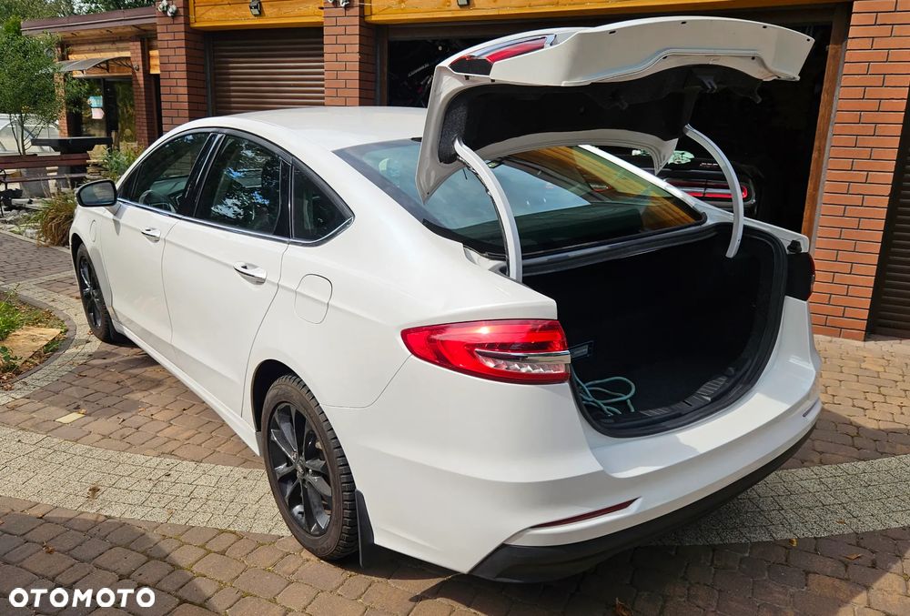 Ford Fusion - 17
