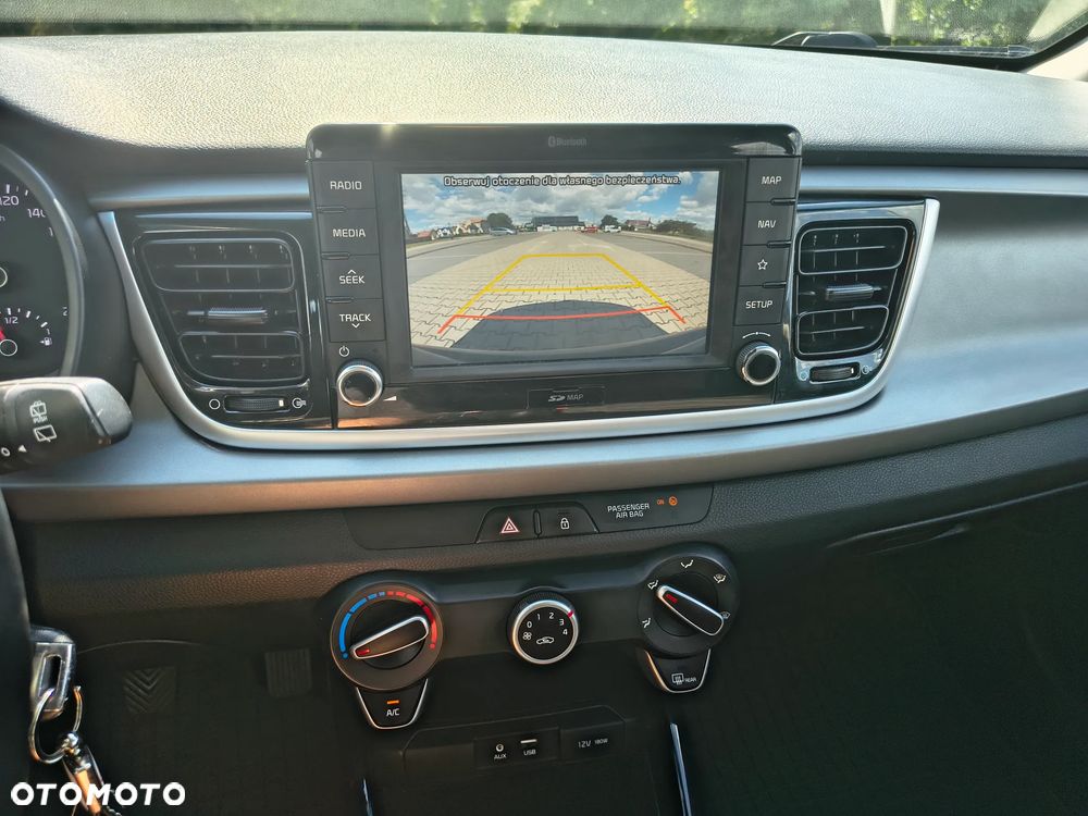 Kia Rio - 11