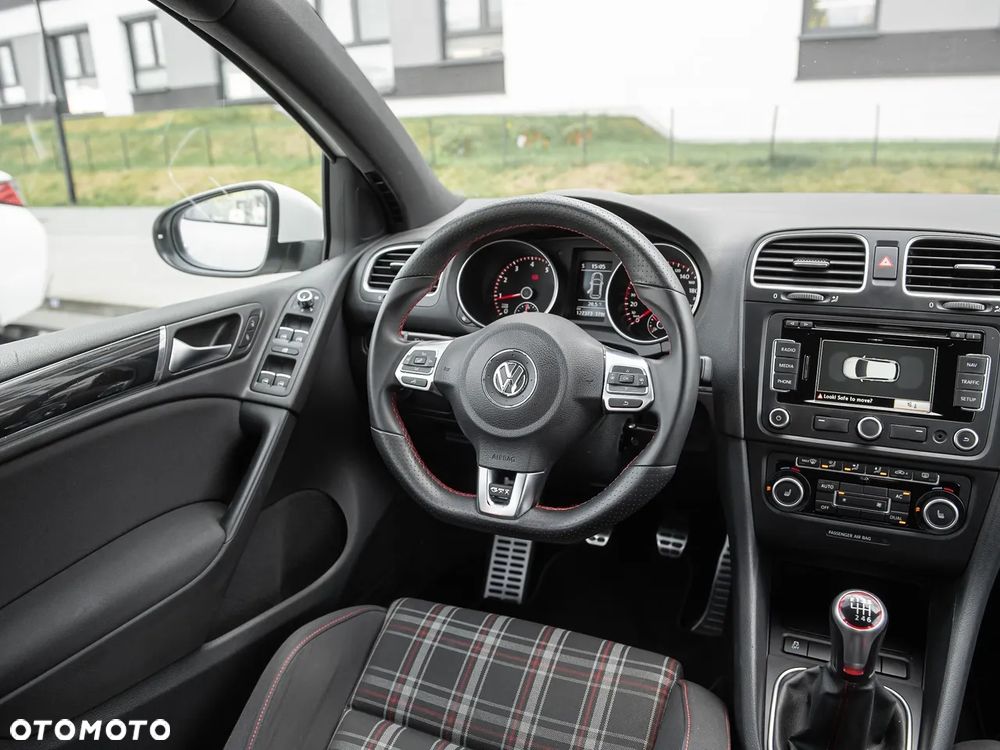 Volkswagen Golf 2.0 GTI - 17