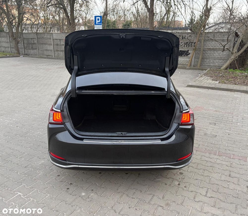 Lexus ES 300h Prestige - 9