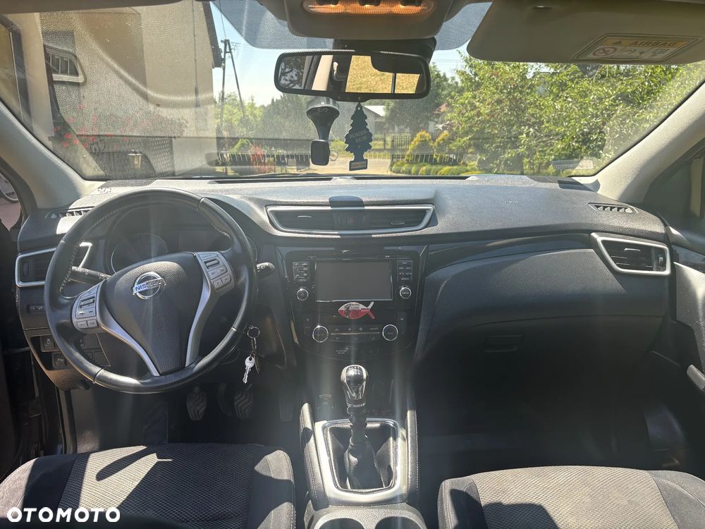 Nissan Qashqai - 25