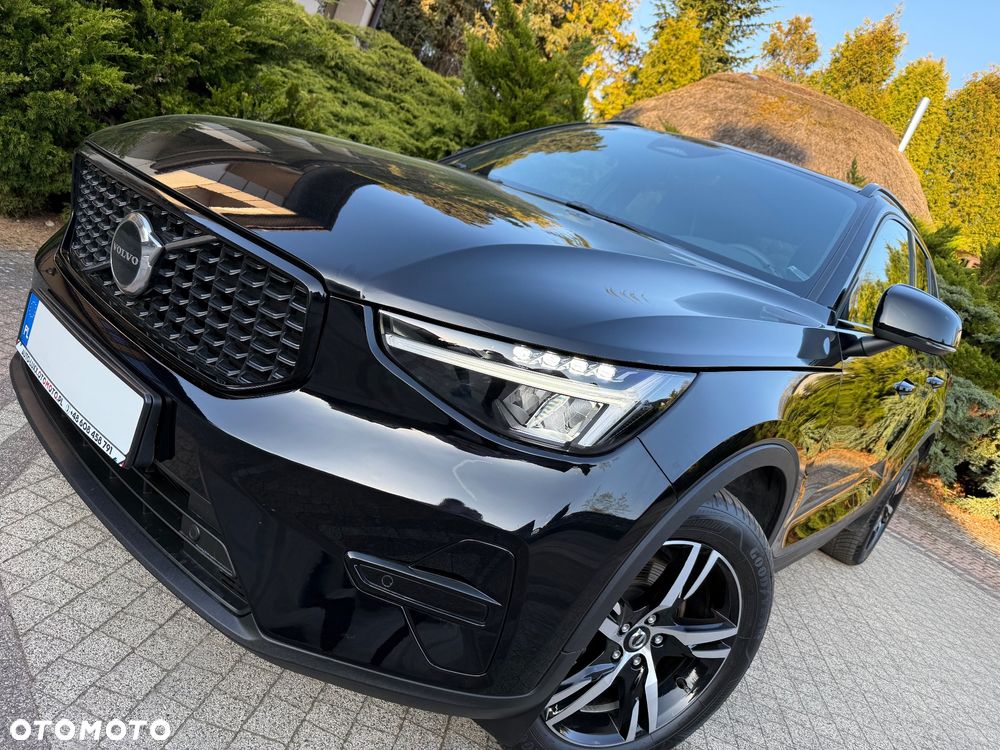 Volvo XC 40 B4 B DKG Plus Black Edition - 2