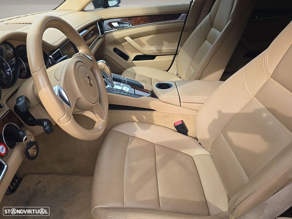 Porsche Panamera Sport Turismo - 7