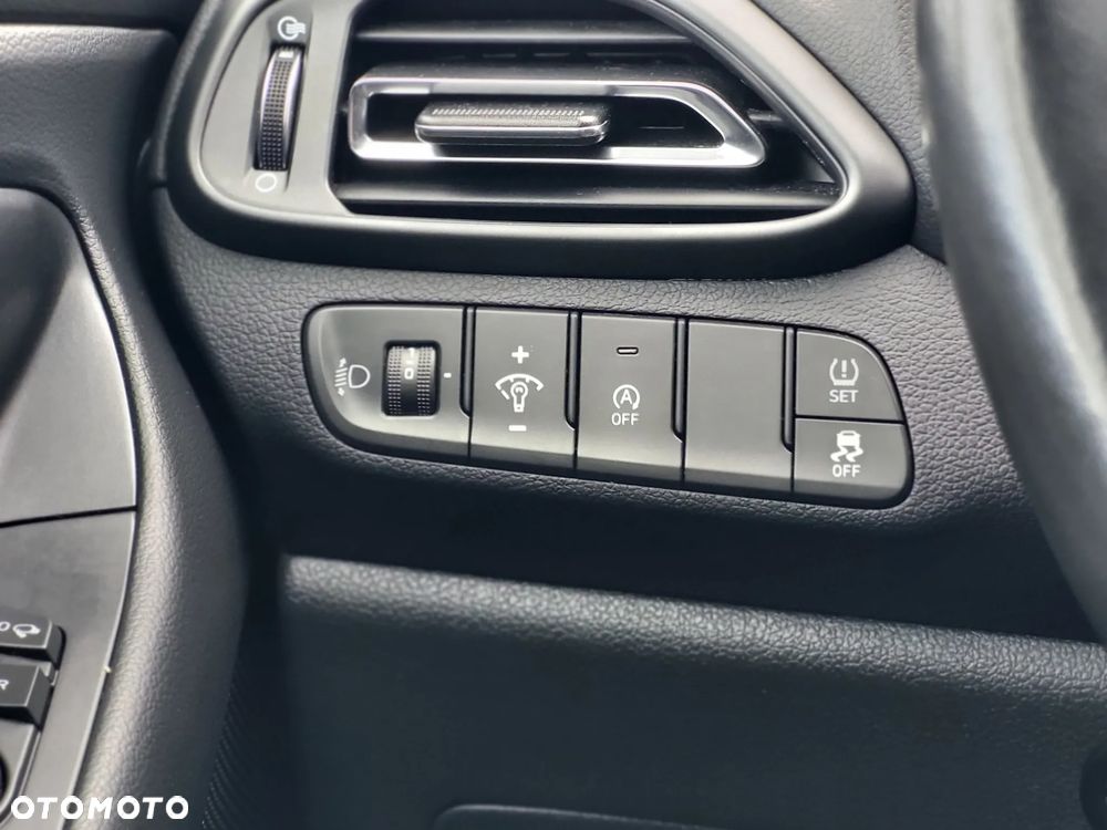 Hyundai i30 1.5 DPI Smart - 18