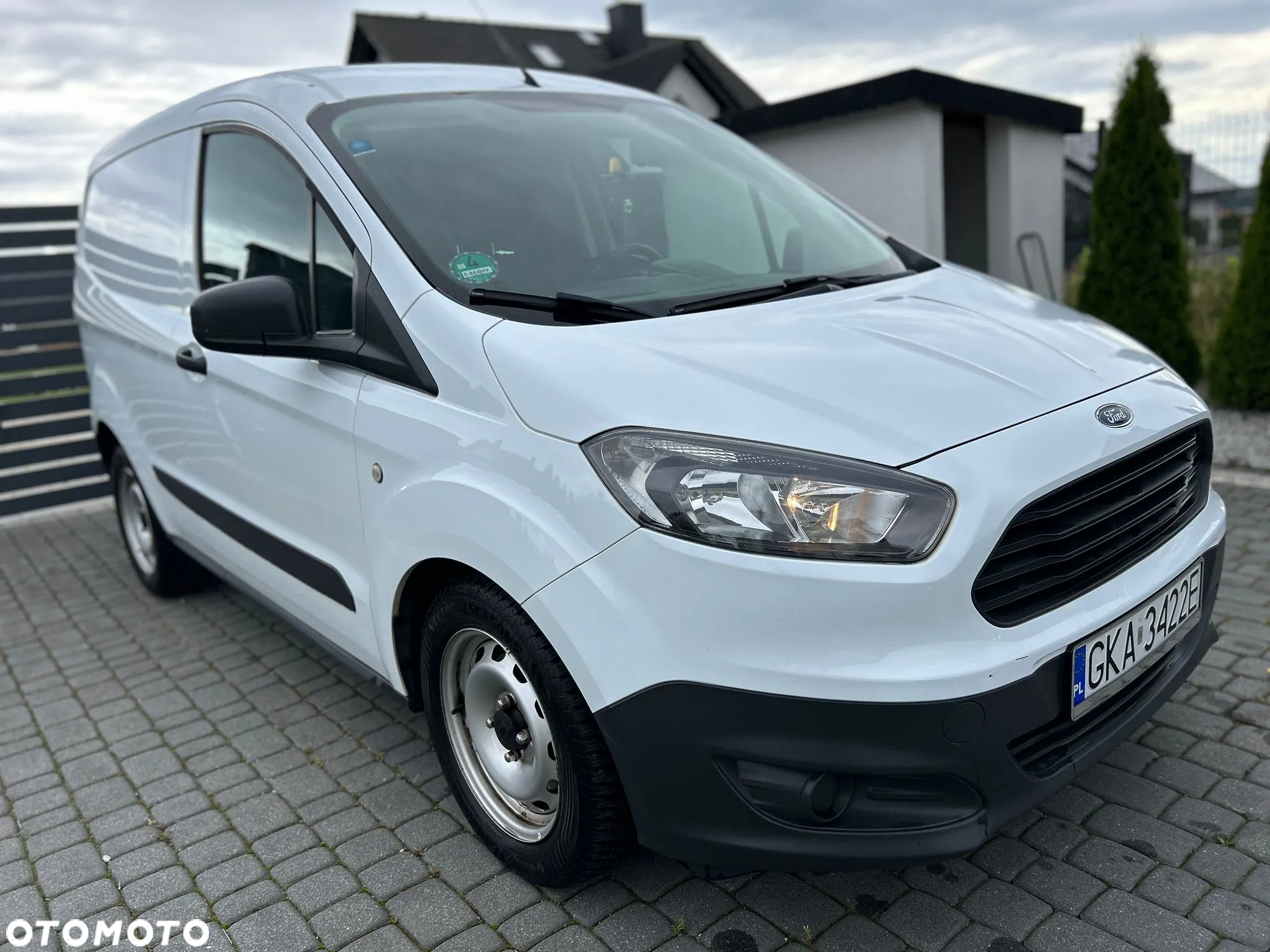 Ford Transit Courier - 16