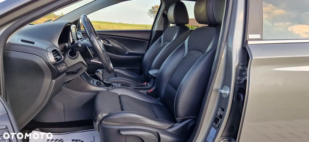 Hyundai i30 1.6 D Premiere Luxury DCT - 21