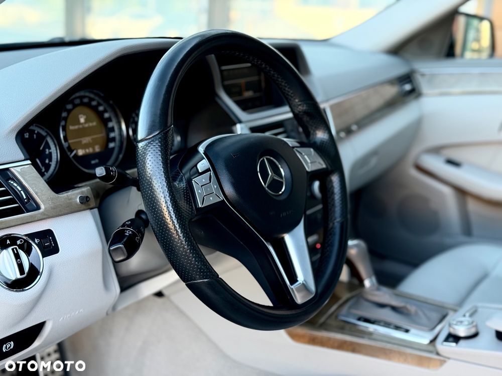 Mercedes-Benz Klasa E - 23