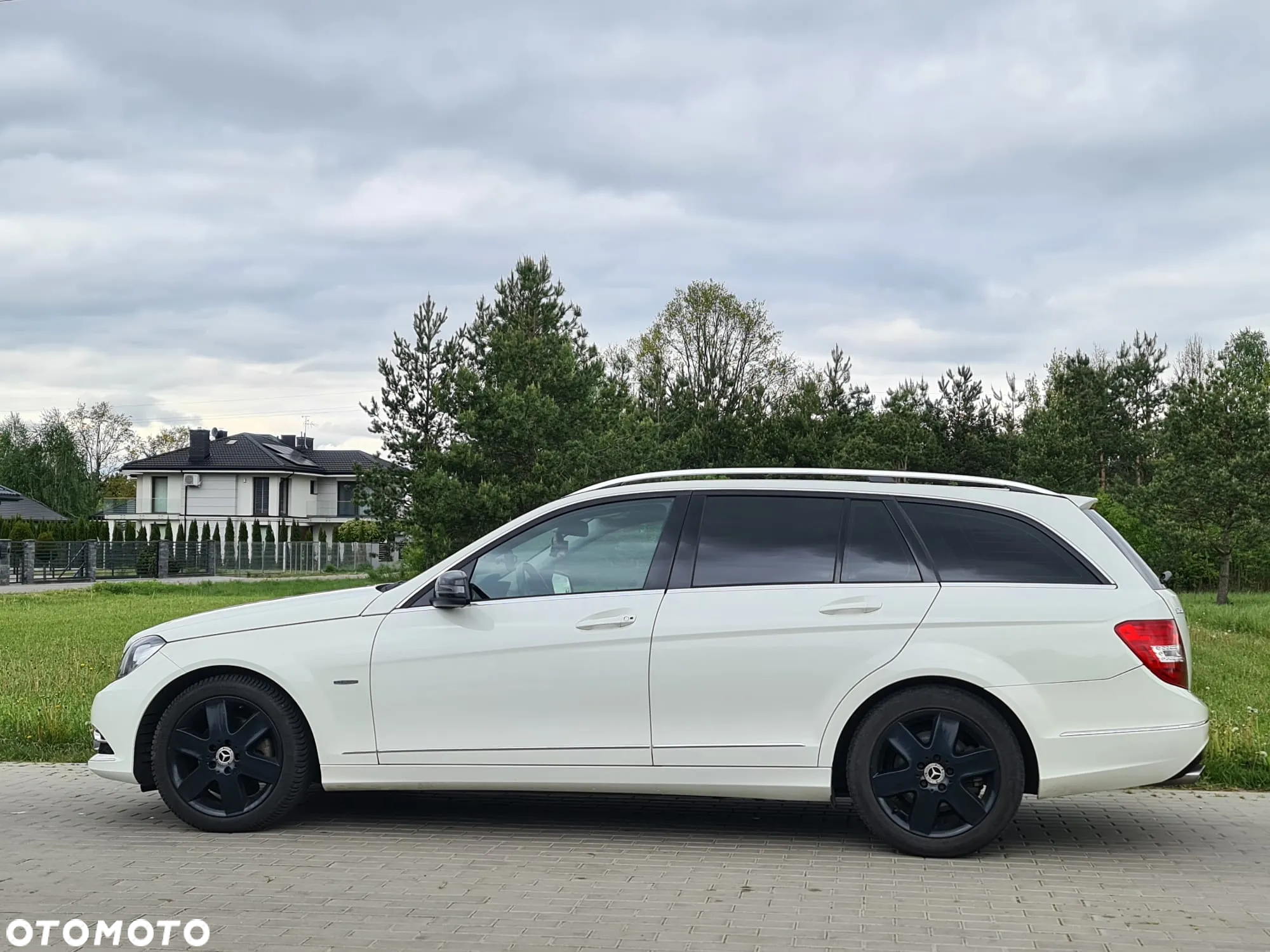 Mercedes-Benz Klasa C 250 CDI BlueEff Avantgarde - 25