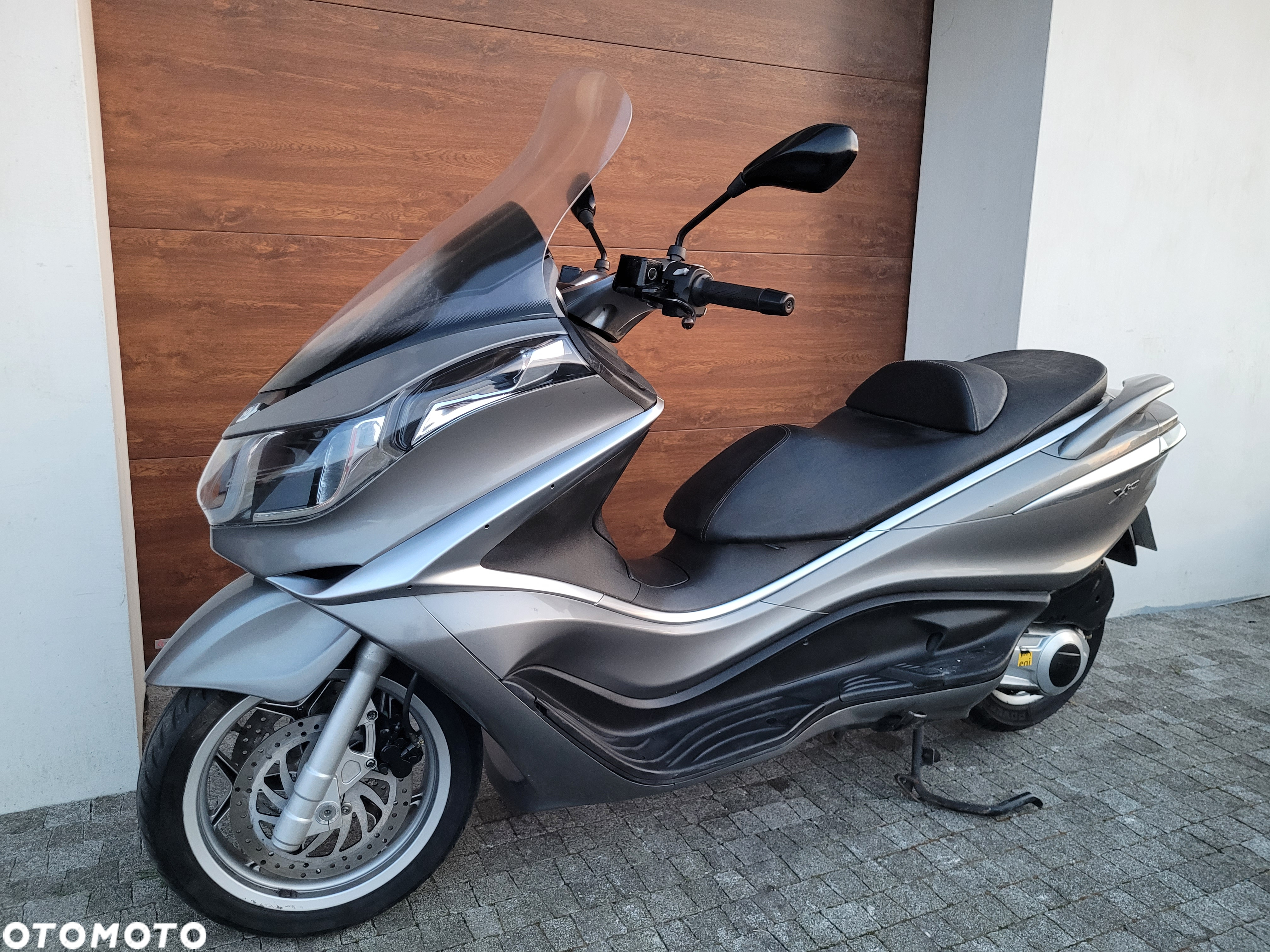 Piaggio X10 - 20