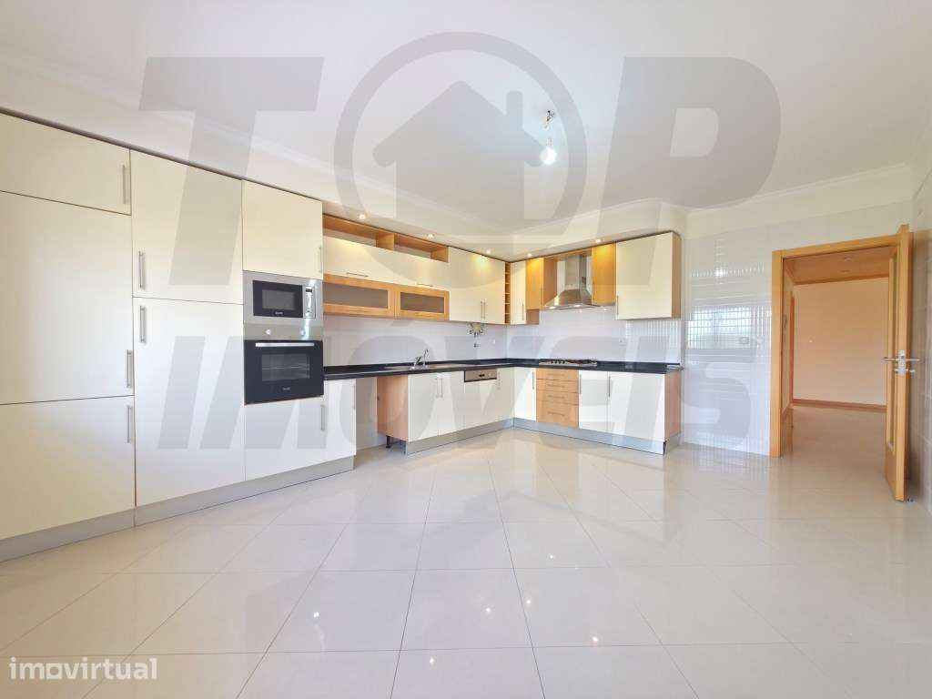 Apartamento T3 com Parqueamento - Urb. das Oliveirinhas - Samora Co... - Grande imagem: 3/29