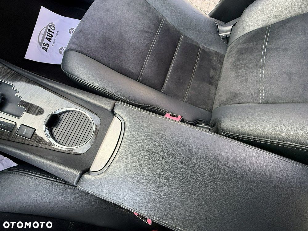Toyota Avensis 2.0 Premium MS - 18