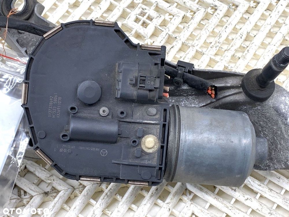 MECHANIZM WYCIERACZEK PRZÓD  MERCEDES-BENZ KLASA E (W212) 2009 - 2016 E 250 CDI / BlueTEC 4-matic - 3