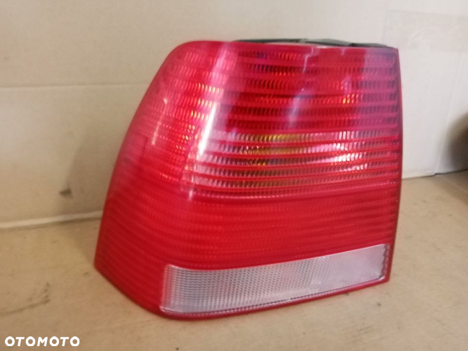Lampa lewy tył tylna lewa VW Bora 1J5945095AA - 2