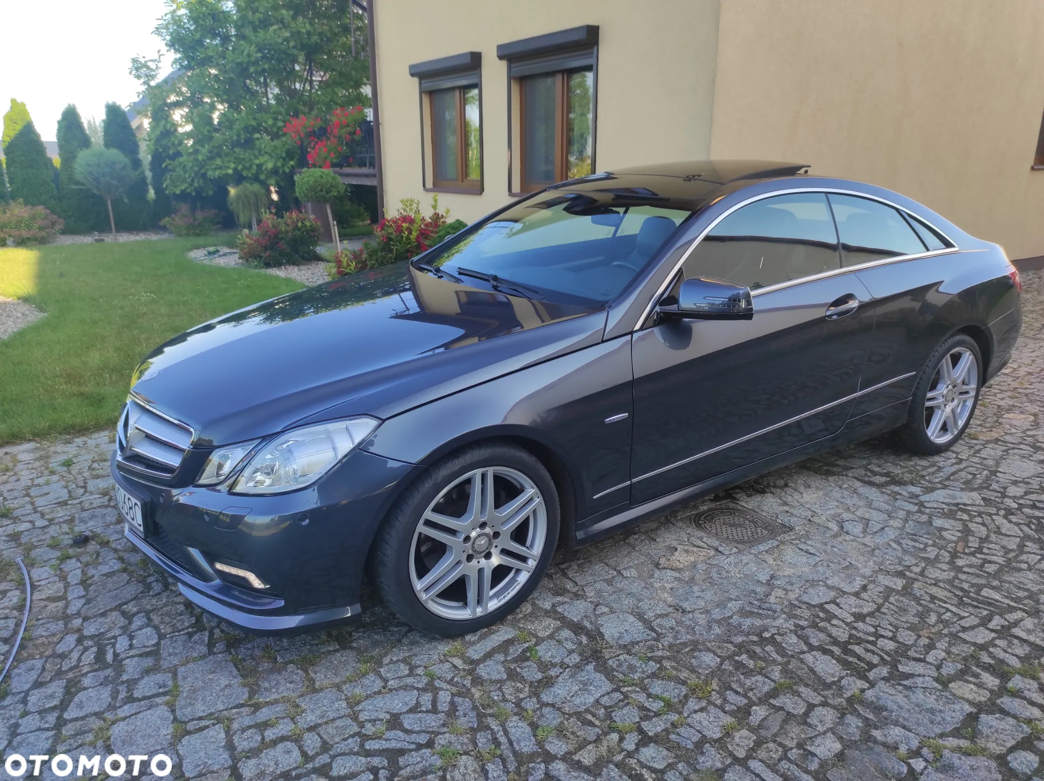 Mercedes-Benz Klasa E 200 CGI BlueEffICIENCY - 4