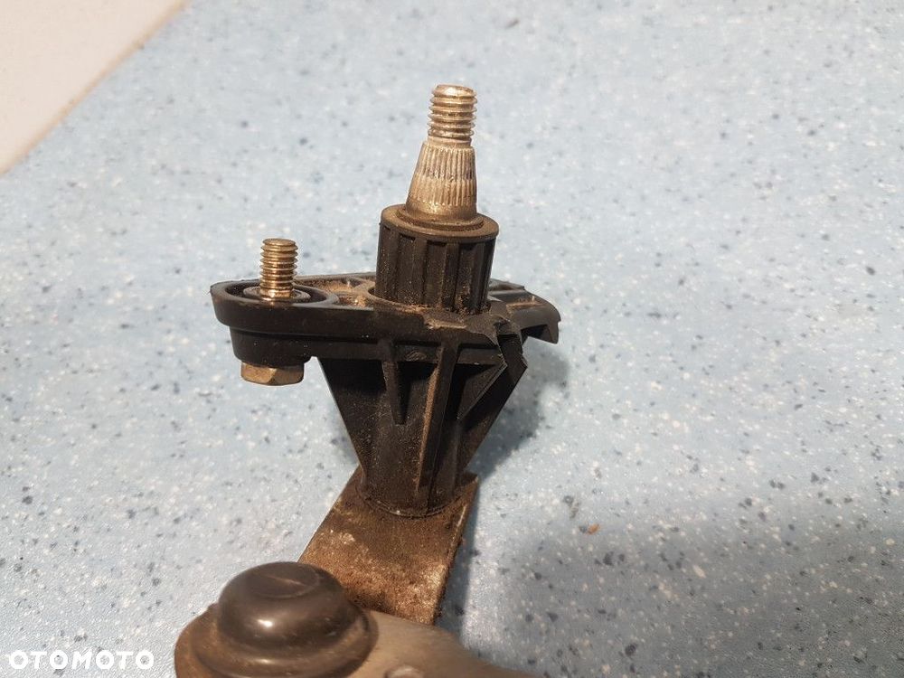 VOLVO V40 I 2-GI LIFT MECHANIZM SILNICZEK WYCIERACZEK PRZÓD D4192T3 - 4