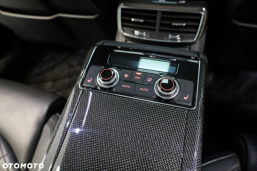 Audi S8 - 28