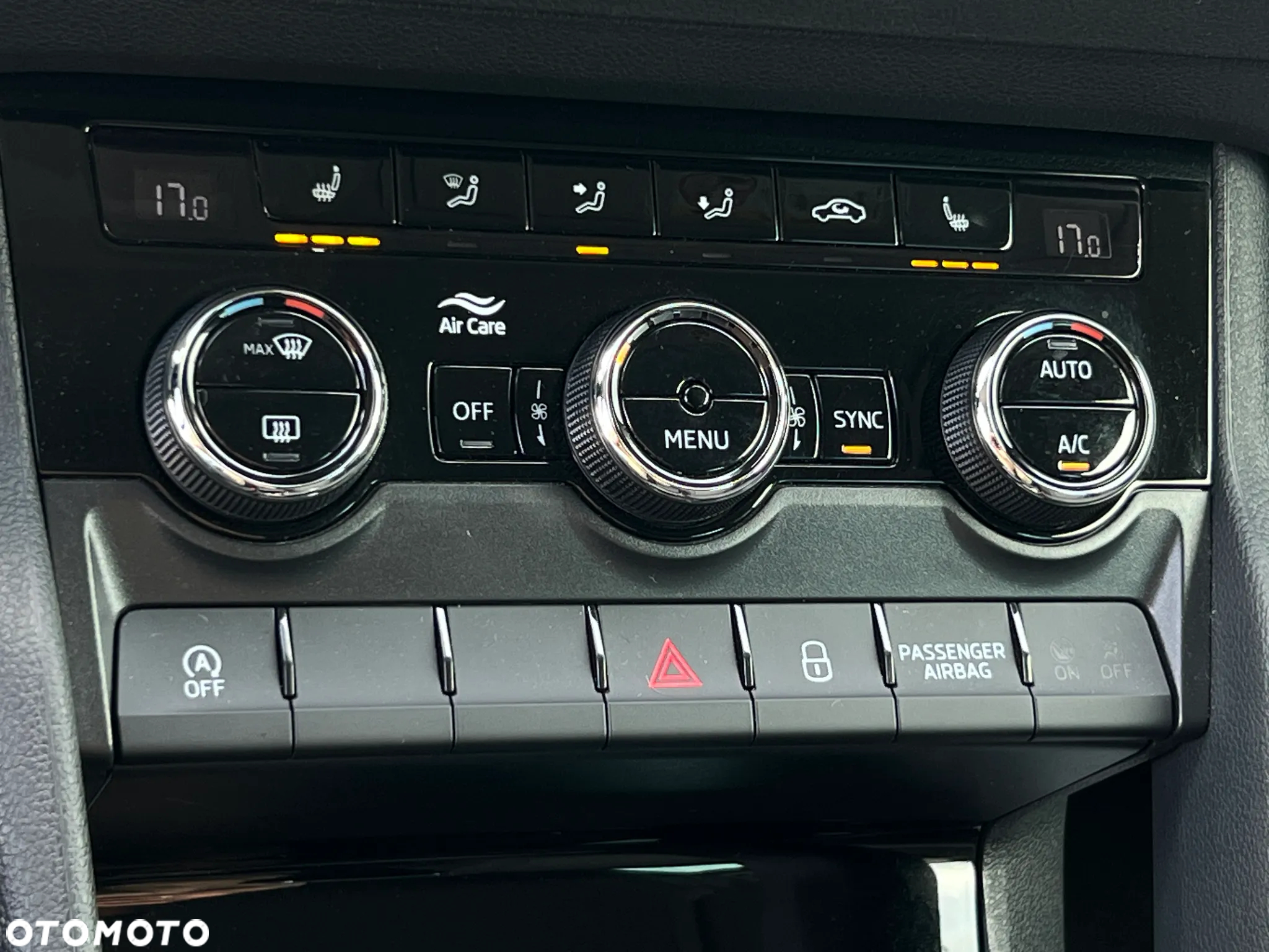 Skoda Karoq 1.5 TSI ACT 4x2 Style DSG - 32
