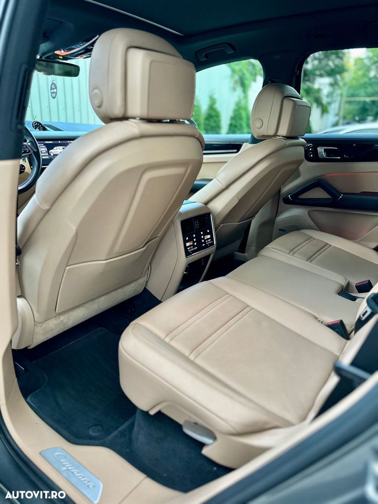 Porsche Cayenne - 5