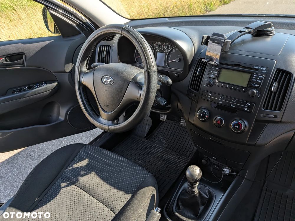 Hyundai i30 1.6 CRDi Base + World Cup - 6