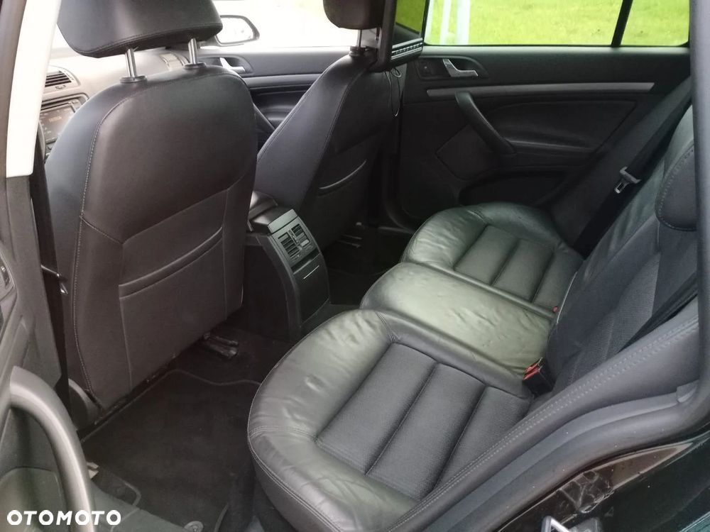 Skoda Octavia Combi 2.0 TDI DSG Elegance - 26