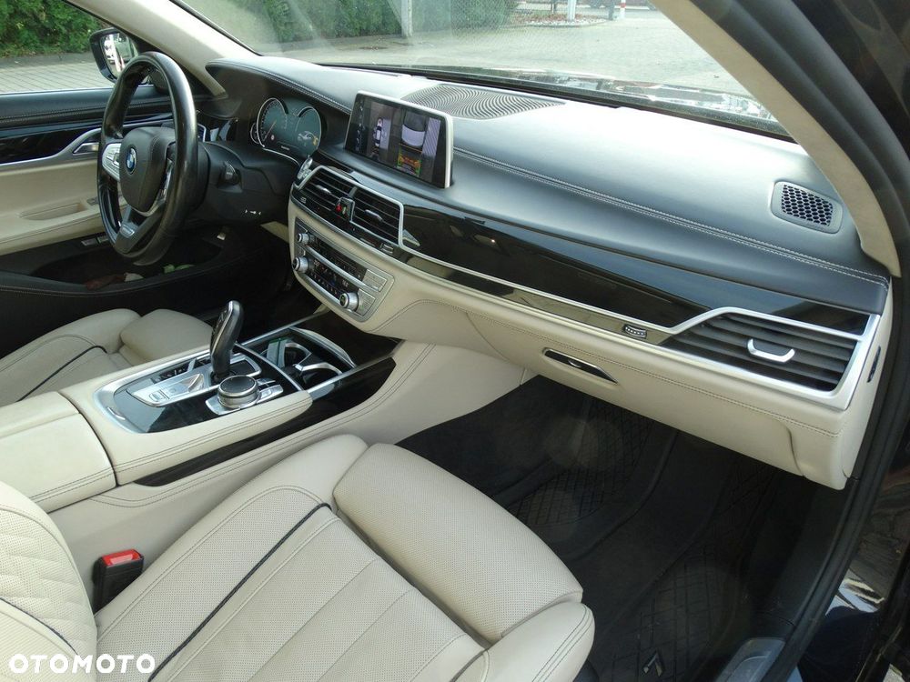 BMW Seria 7 740d xDrive - 14